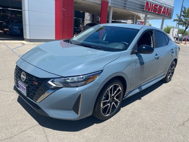 2025 Nissan Sentra SR photo 3