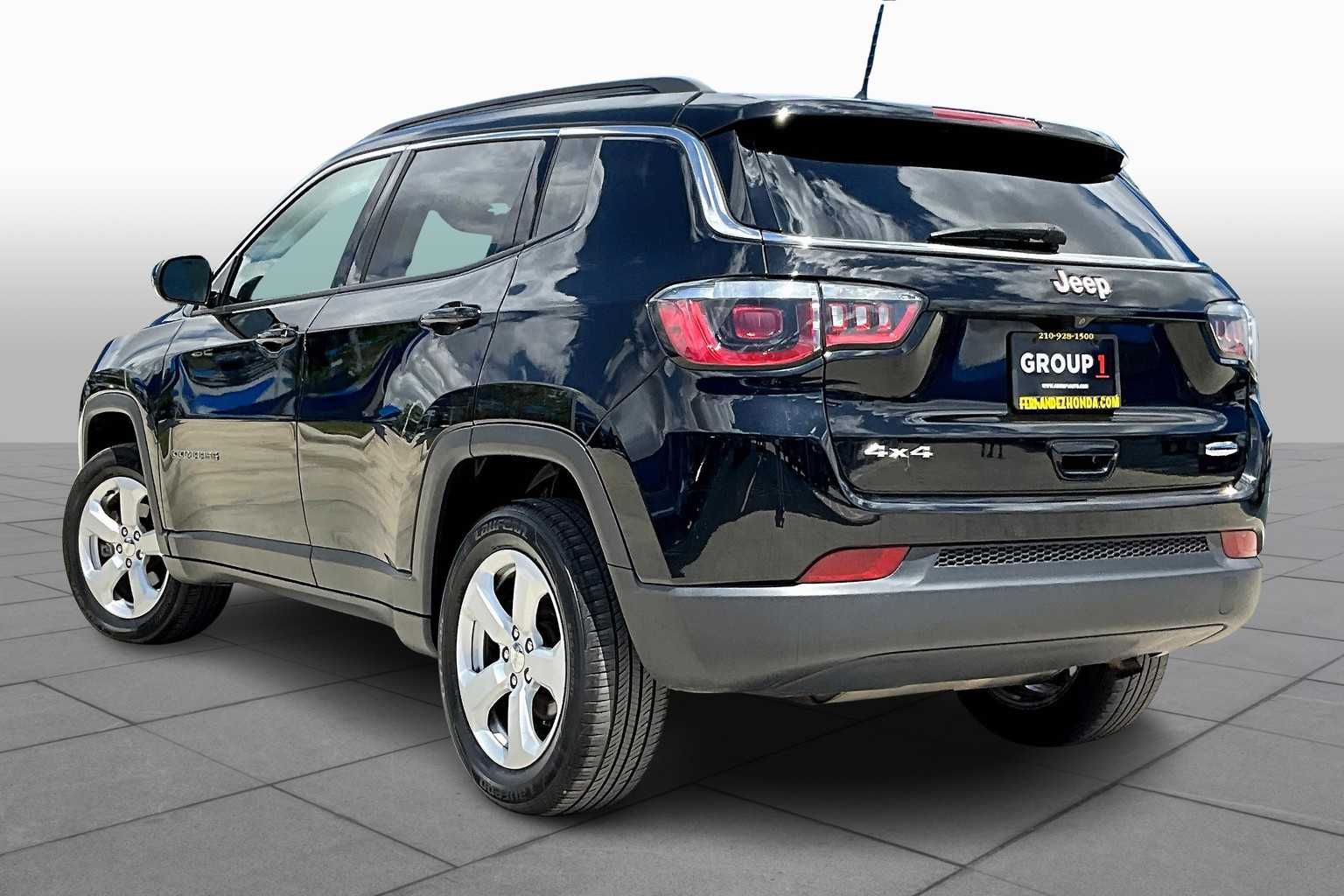 2018 Jeep Compass Latitude photo 10