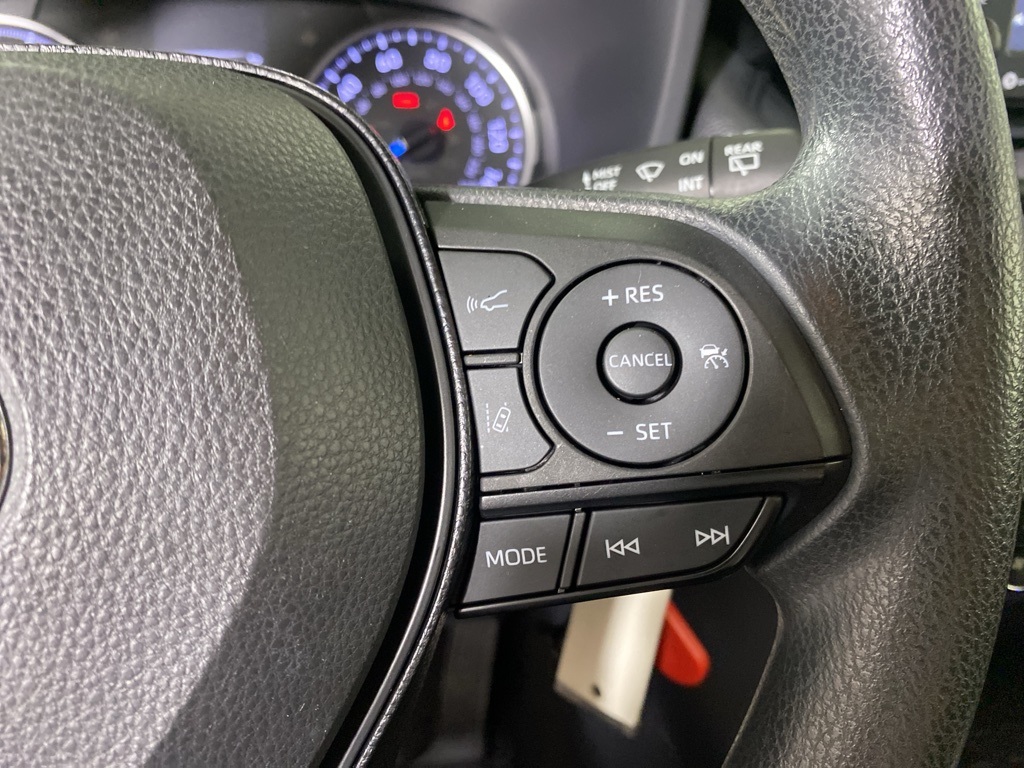 2020 Toyota RAV4 Hybrid LE photo 20
