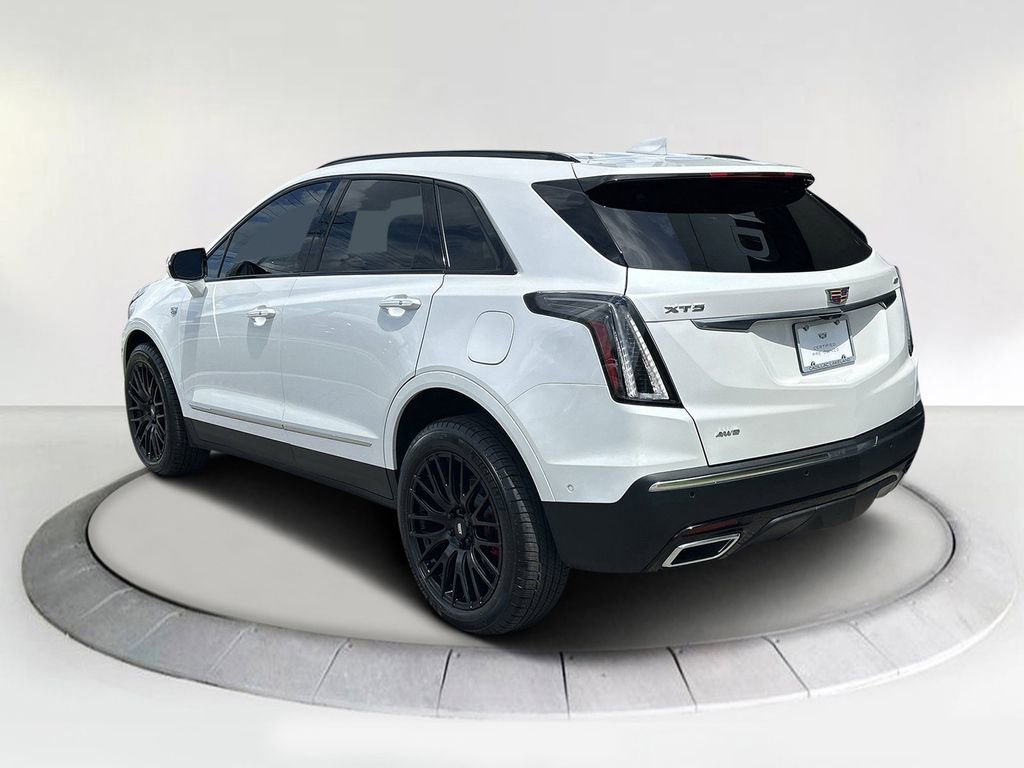 2025 Cadillac XT5 Sport photo 3