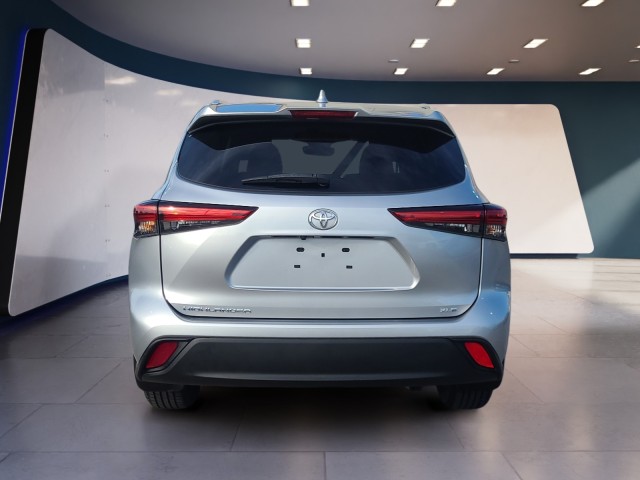 2022 Toyota Highlander XLE photo 4