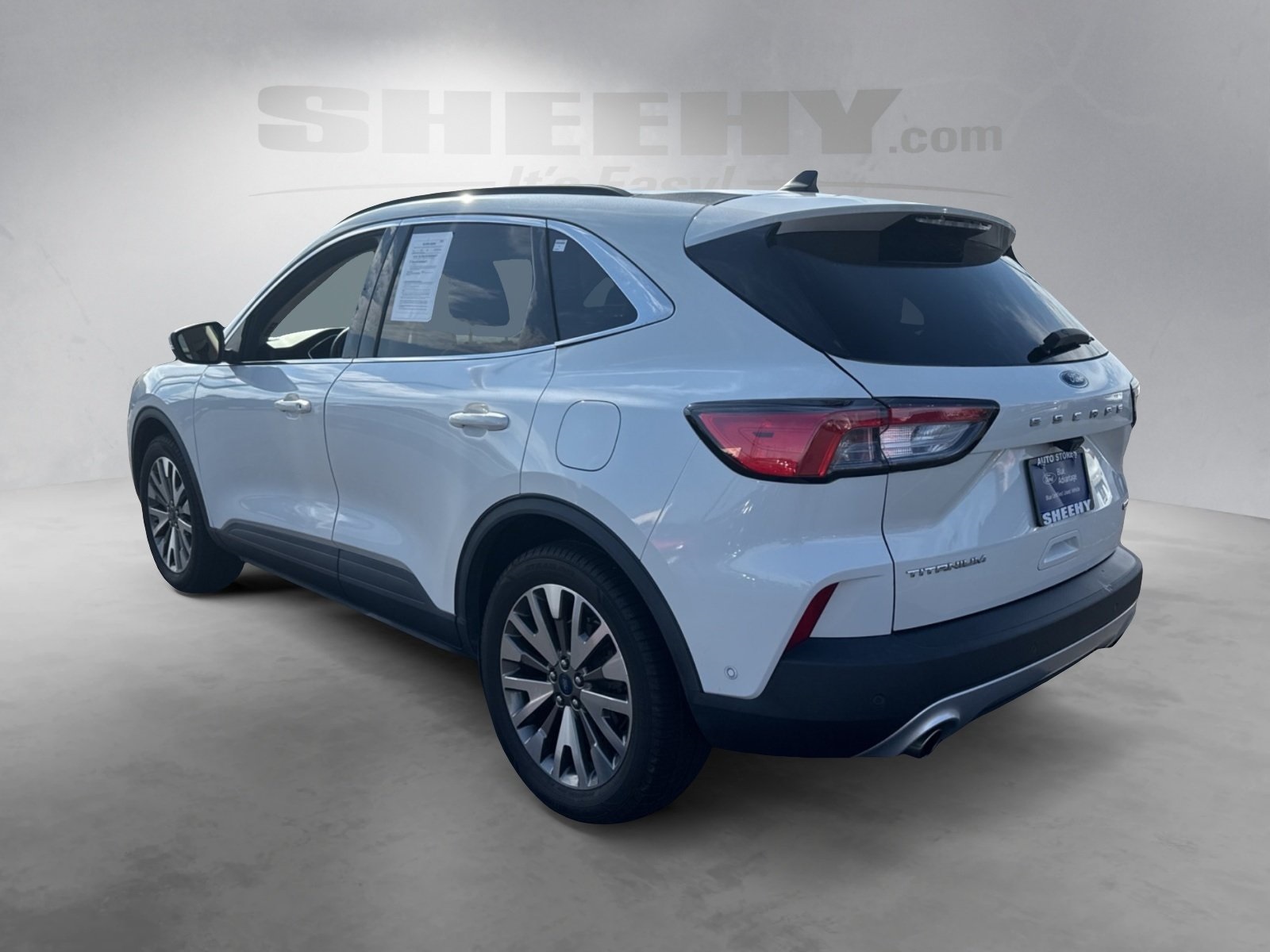 2020 Ford Escape Titanium Hybrid photo 12