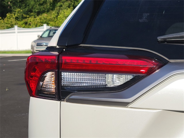 2022 Toyota RAV4 Prime XSE photo 10