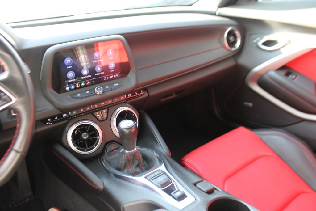 2023 Chevrolet Camaro 2LT photo 19