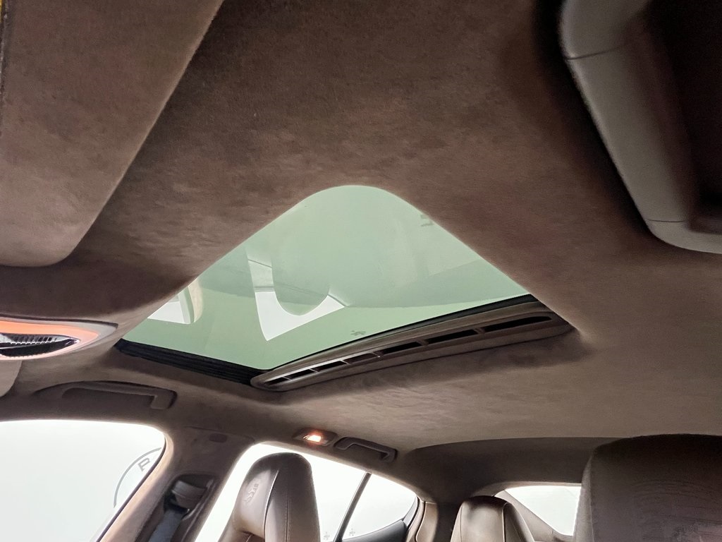 2015 Porsche Panamera Base S photo 24