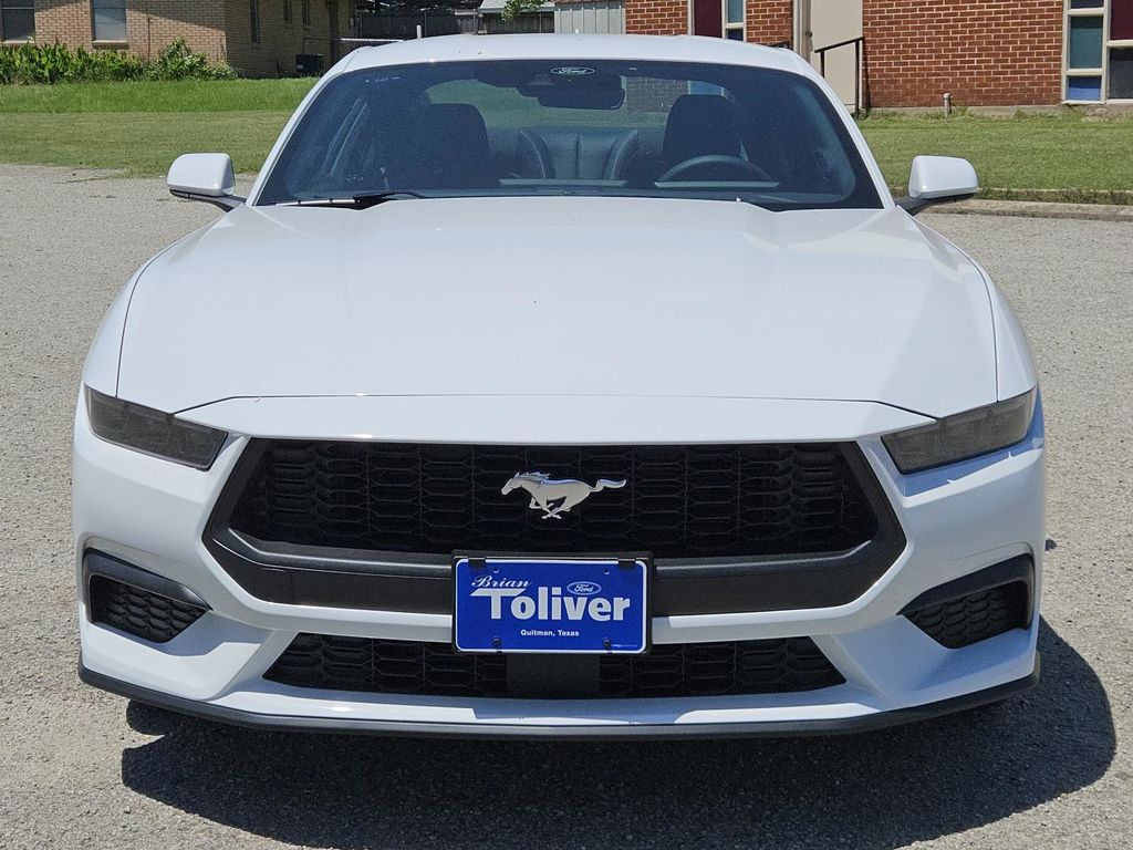 2025 Ford Mustang EcoBoost photo 3