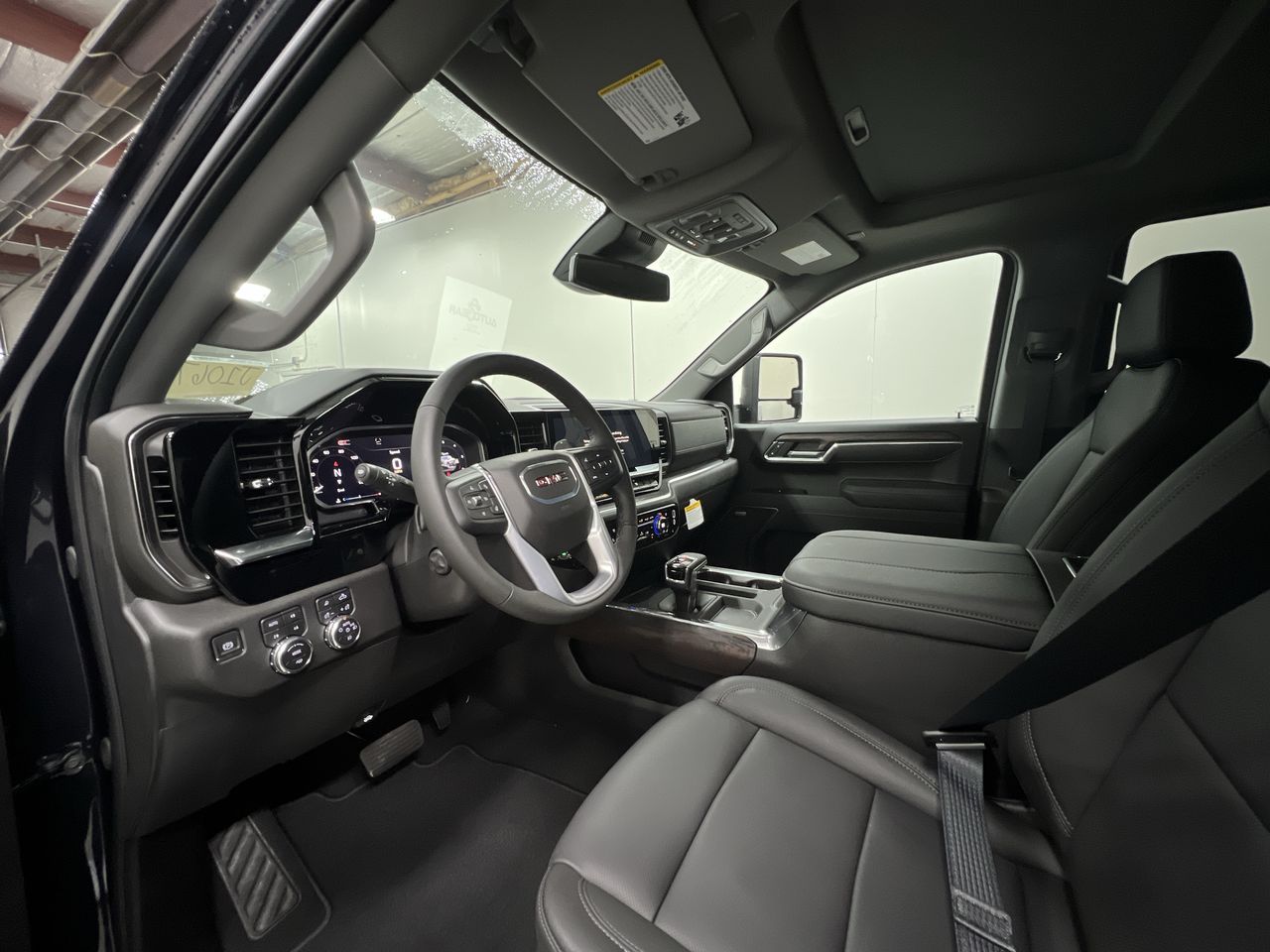 2026 Gmc Sierra 1500 SLT photo 9