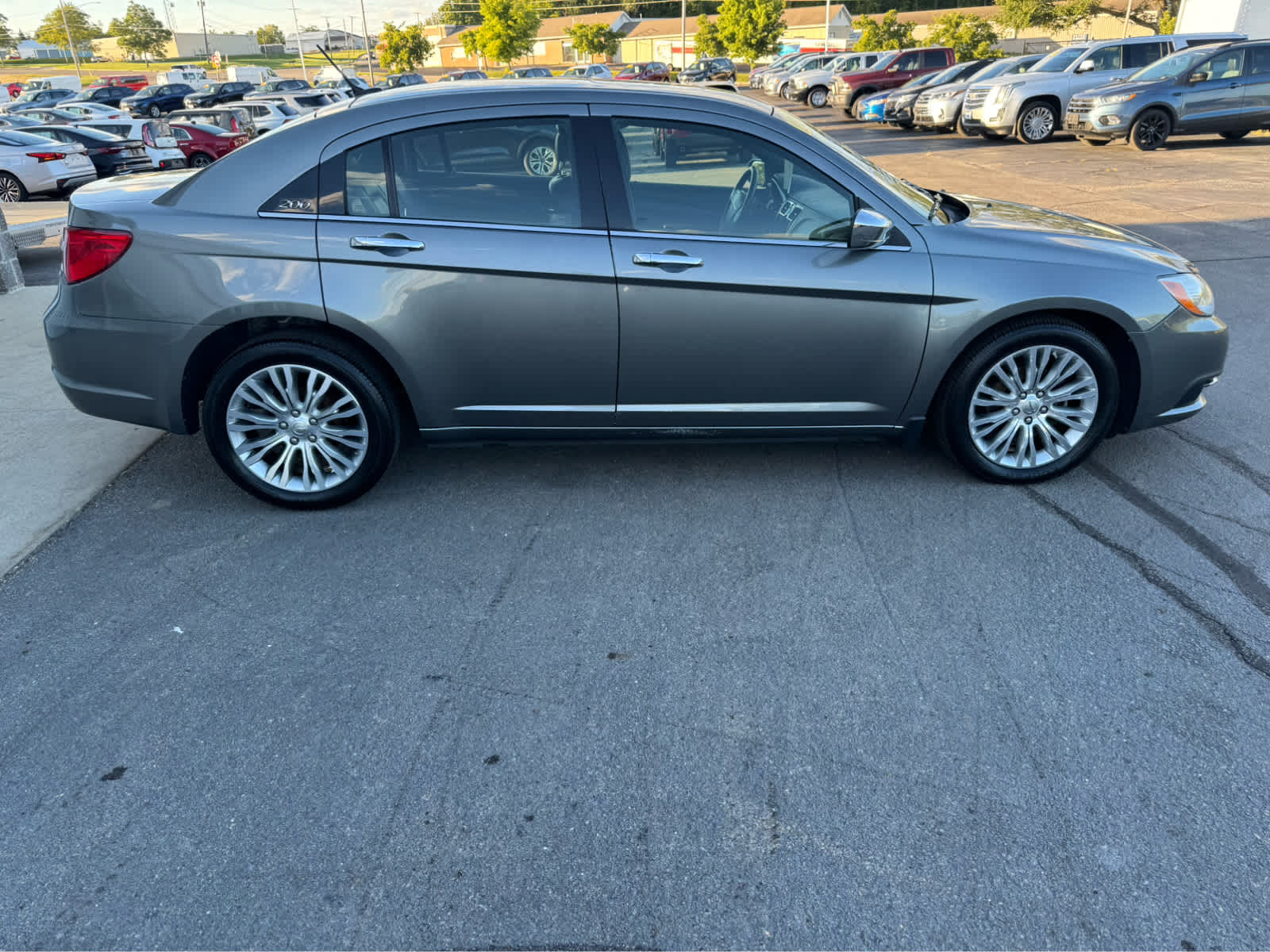 2012 Chrysler 200 Limited photo 3