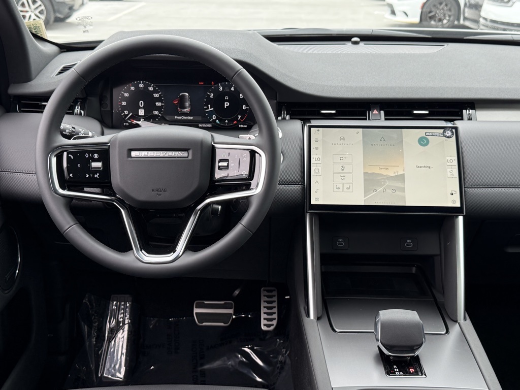 2025 Land Rover Discovery Sport SE photo 18
