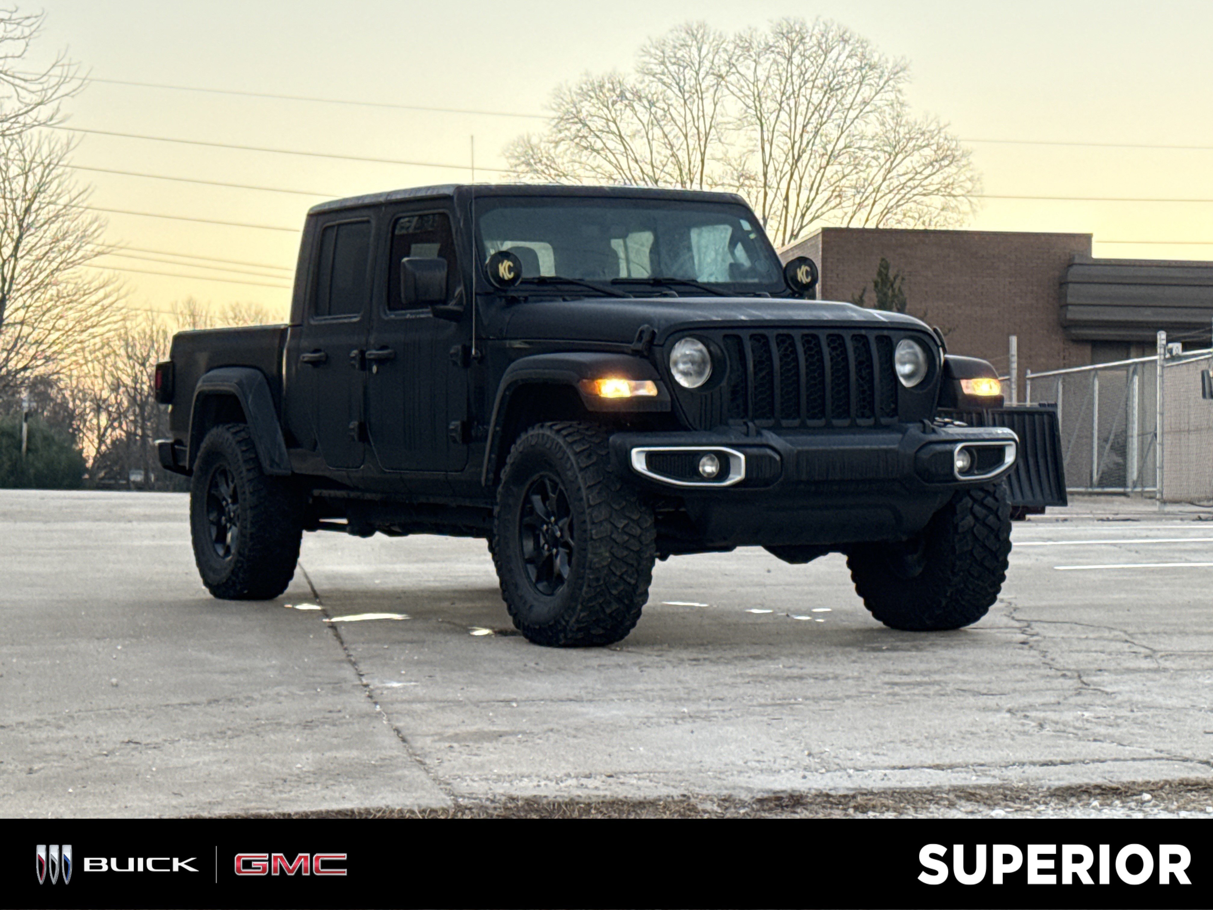 2023 Jeep Gladiator Sport S's photo