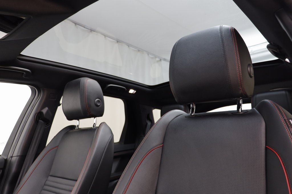 2023 Land Rover Discovery Sport SE R-Dynamic photo 11