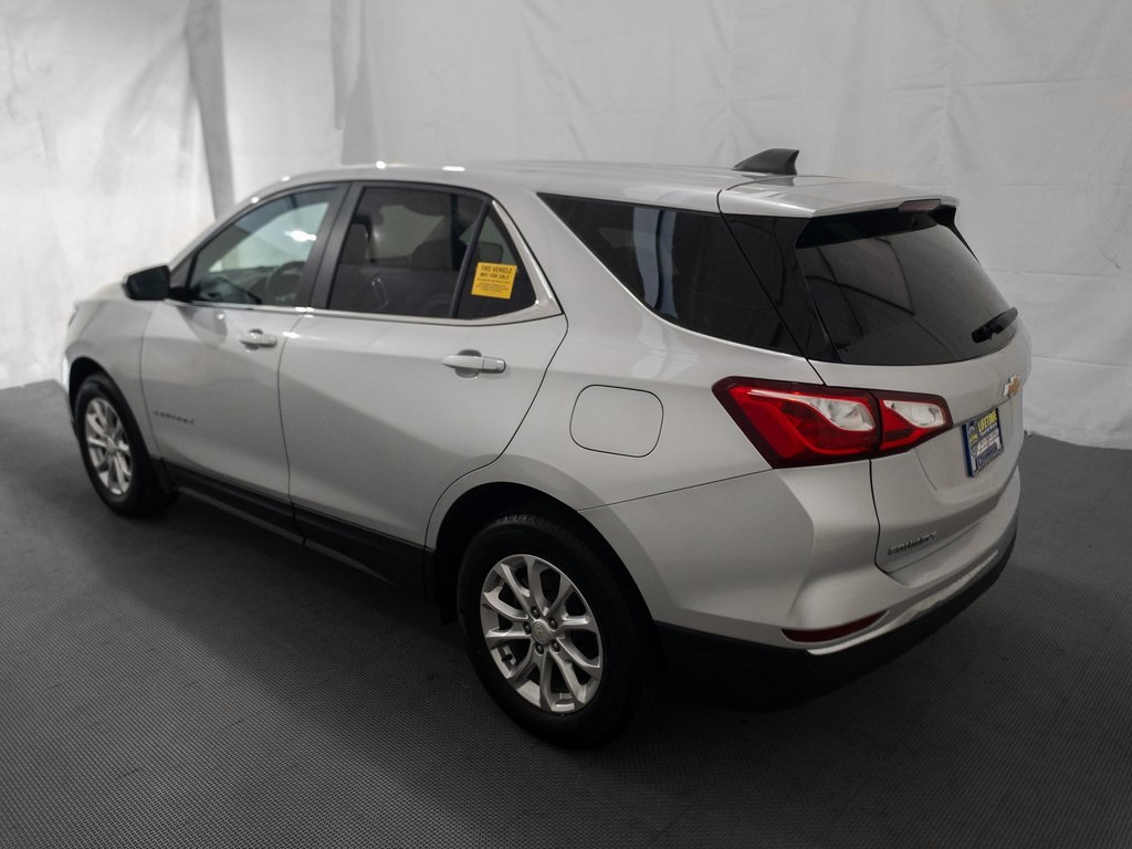 2021 Chevrolet Equinox LT photo 2