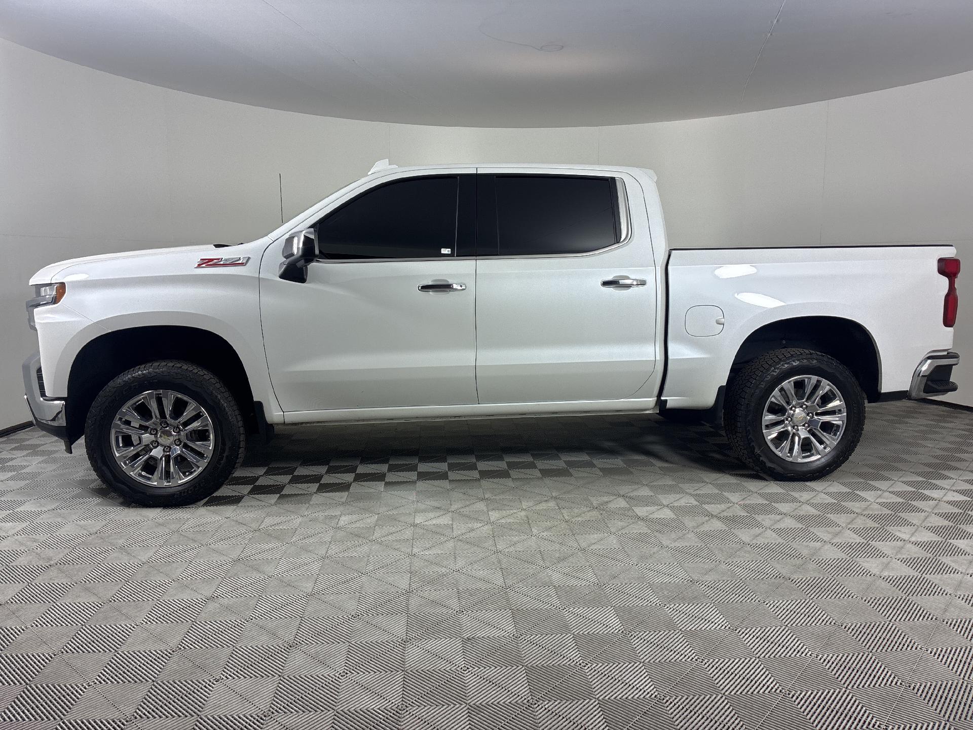 2022 Chevrolet Silverado 1500 LTZ photo 2