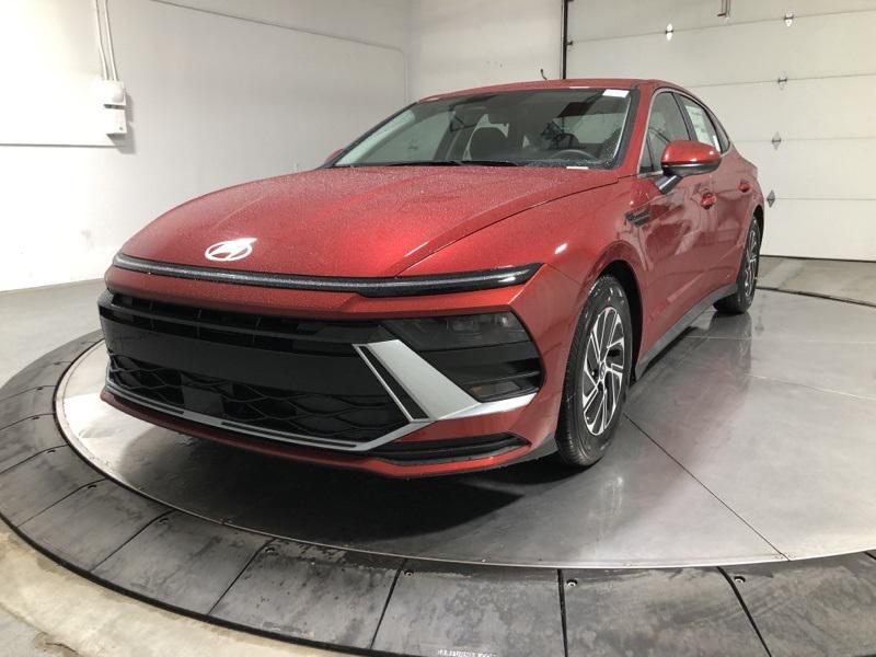 2026 Hyundai Sonata Hybrid Blue photo 3