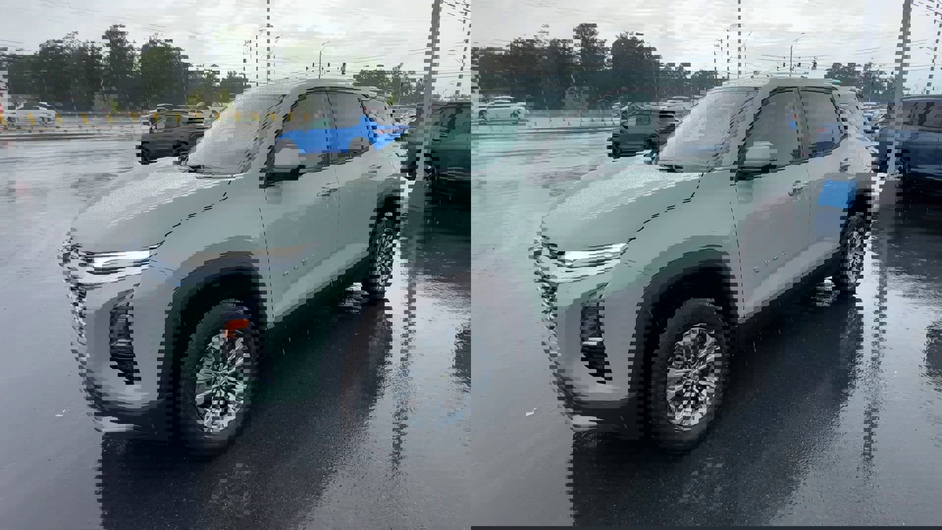 2026 Chevrolet Equinox LT photo 4