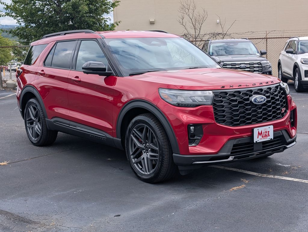 2025 Ford Explorer ST photo 2