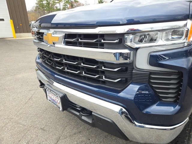 2023 Chevrolet Silverado 1500 LT photo 3