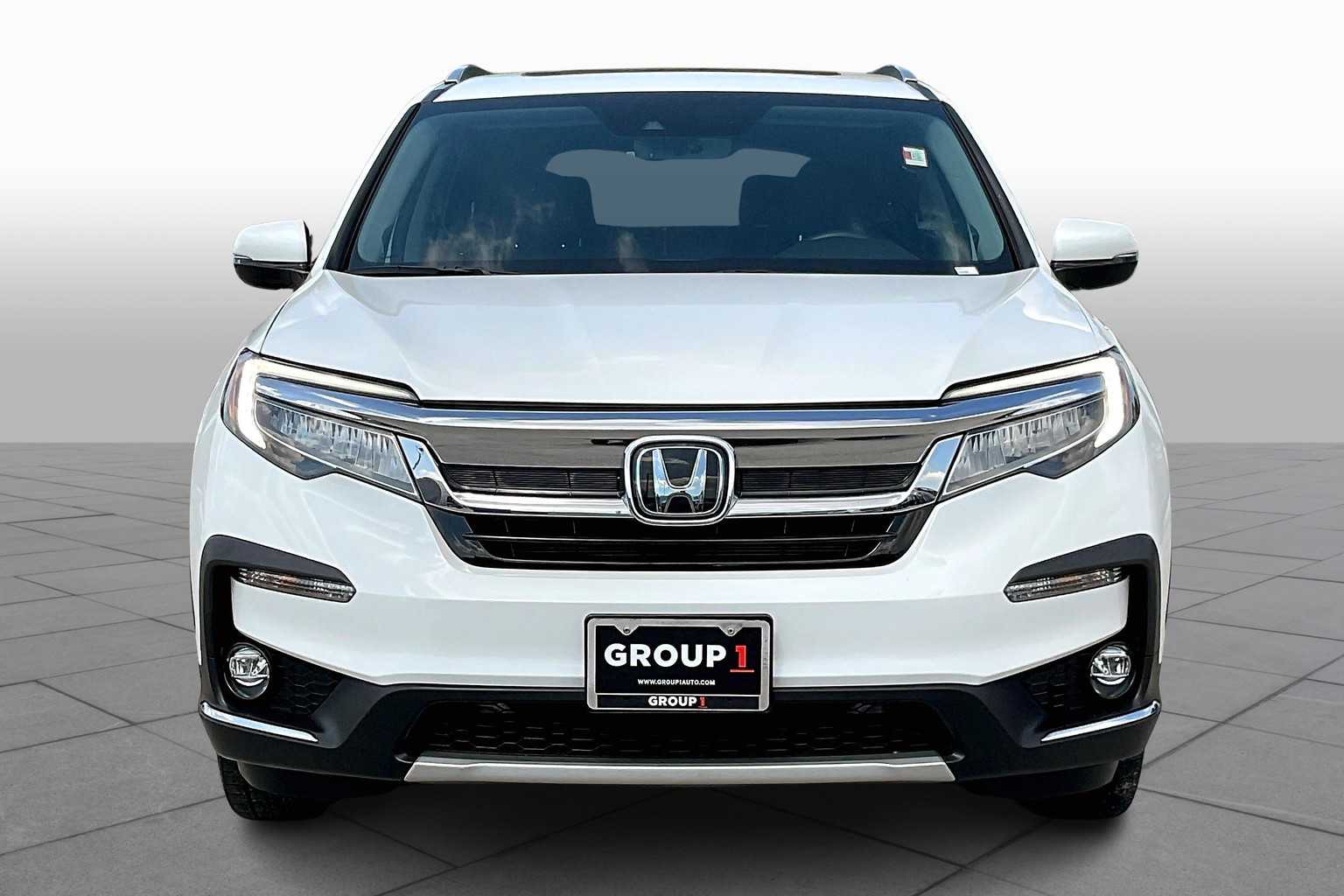 2022 Honda Pilot Touring photo 3