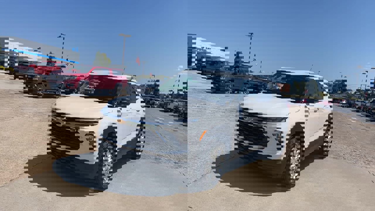 2026 Chevrolet Trailblazer LS photo 4