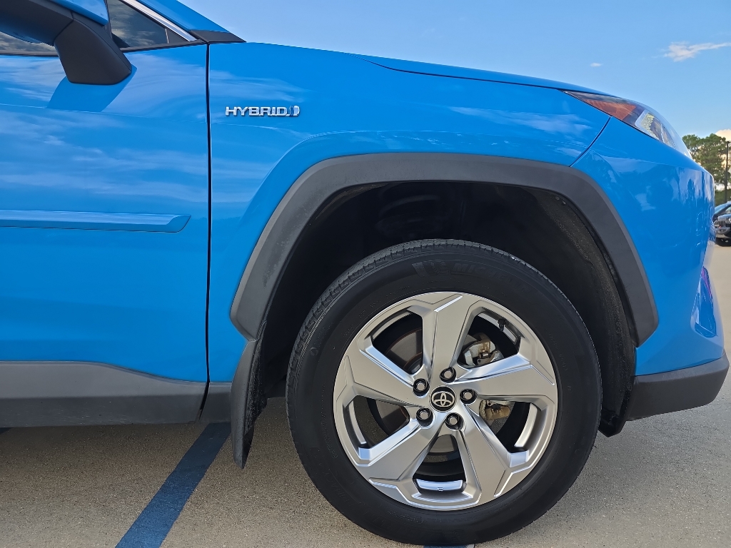 2021 Toyota RAV4 Hybrid XLE Premium photo 11