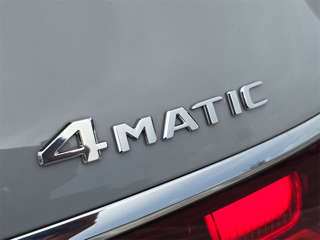 2025 Mercedes Benz GLS 450 4MATIC photo 4