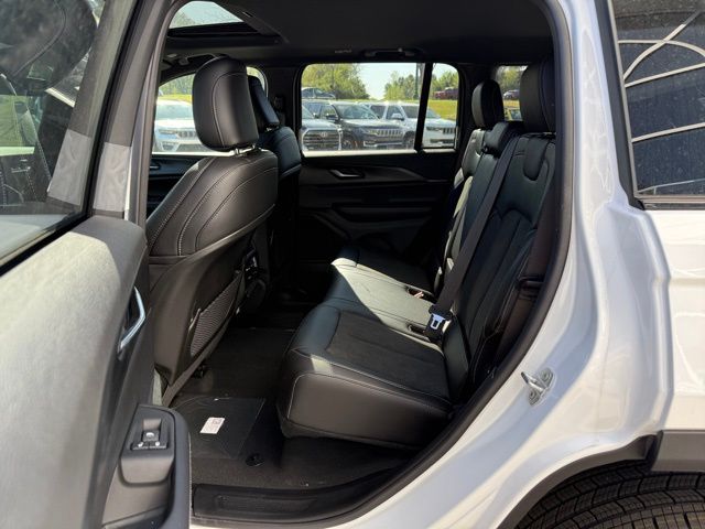 2025 Jeep Grand Cherokee Altitude X photo 14