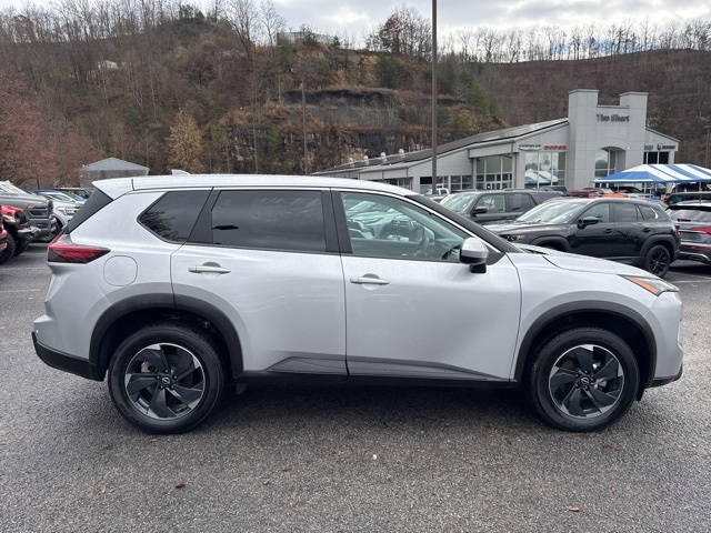 2024 Nissan Rogue SV photo 2