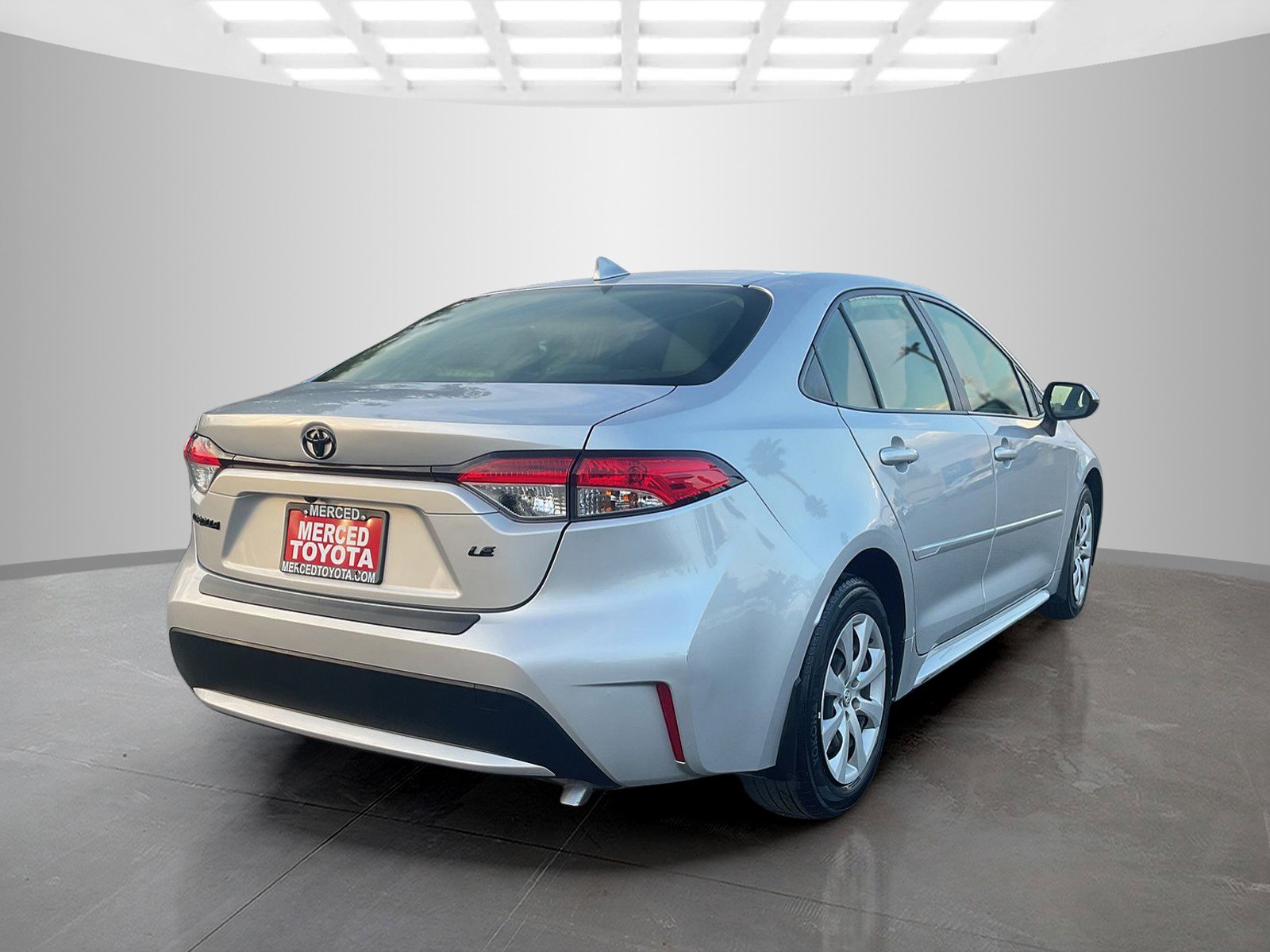 2022 Toyota Corolla LE photo 3