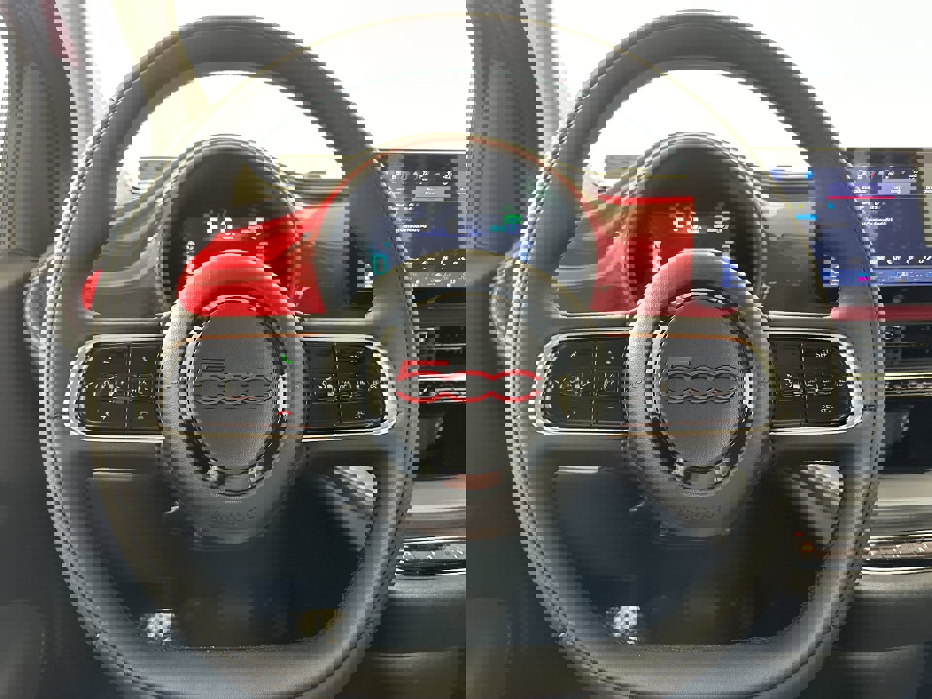 2024 Fiat 500e Red photo 13