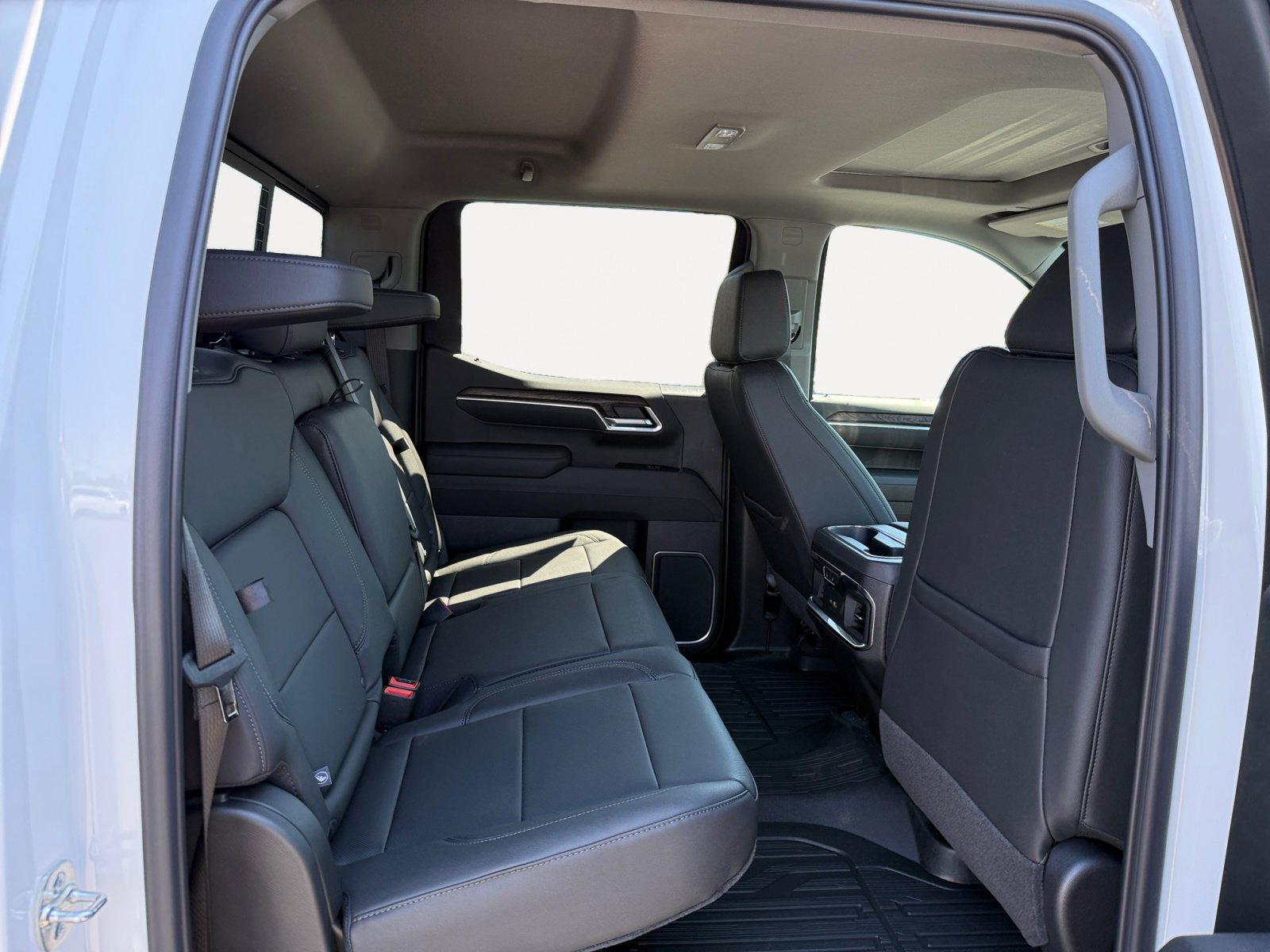2026 Gmc Sierra SLT photo 17
