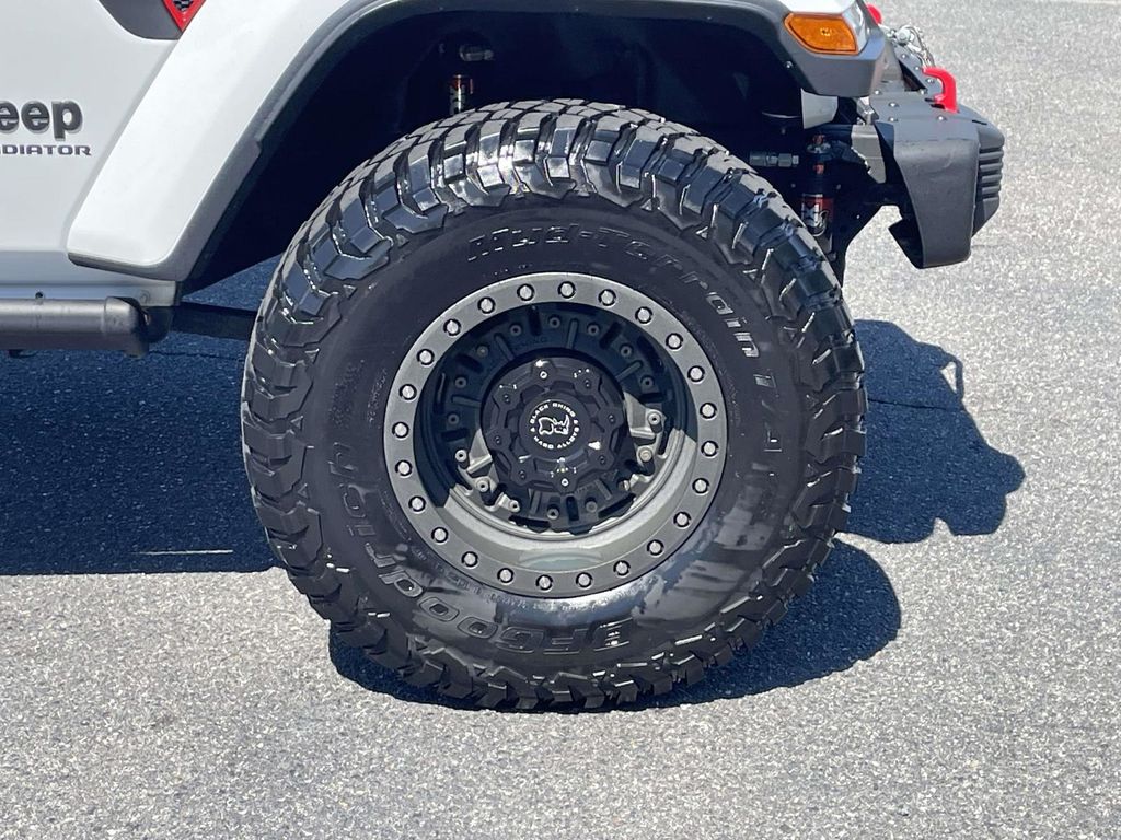 2021 Jeep Gladiator Sport photo 12