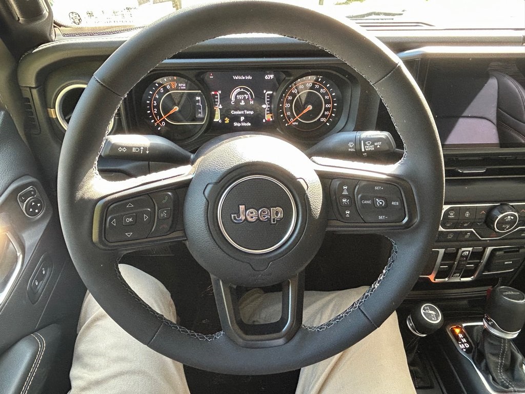 2025 Jeep Gladiator Sport photo 16