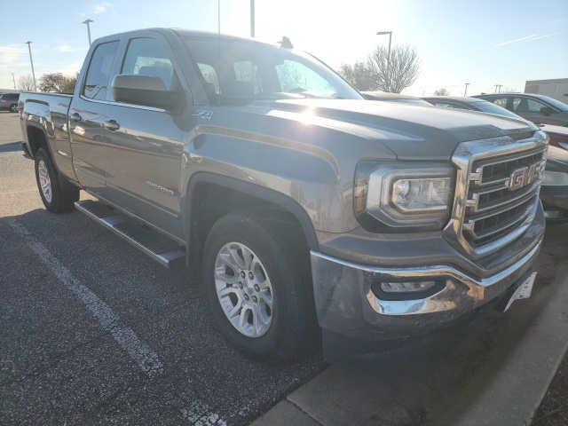 2017 GMC Sierra 1500 SLE's photo