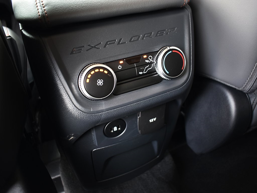 2025 Ford Explorer photo 22