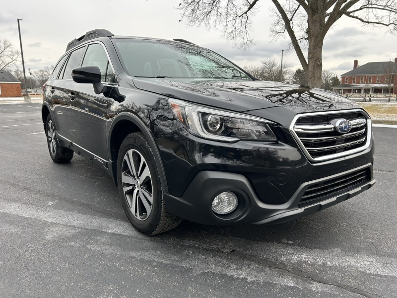 2019 Subaru Outback Limited's photo