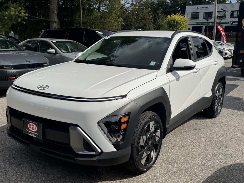 2025 Hyundai Kona SEL photo 3