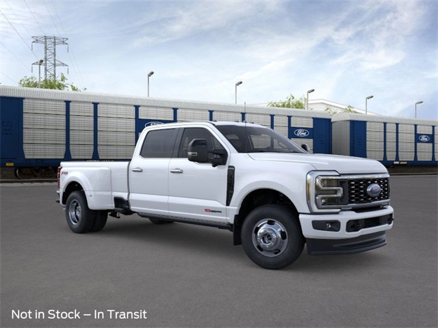 2025 Ford F-350 Platinum photo 3