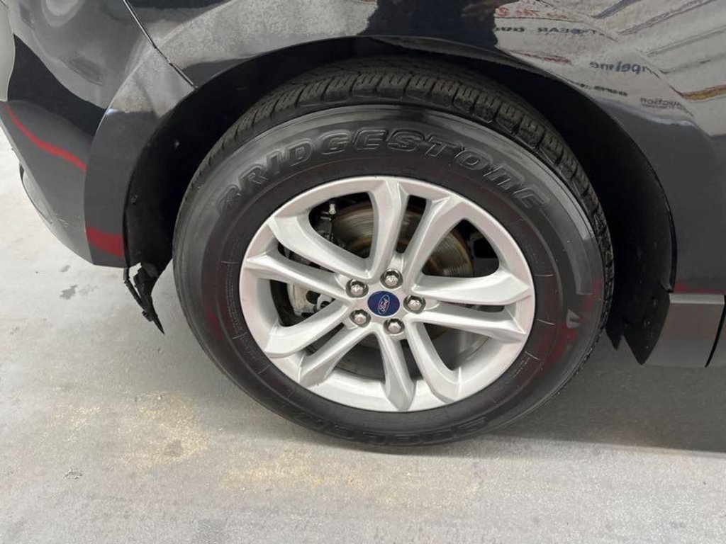 2020 Ford Edge SEL photo 5