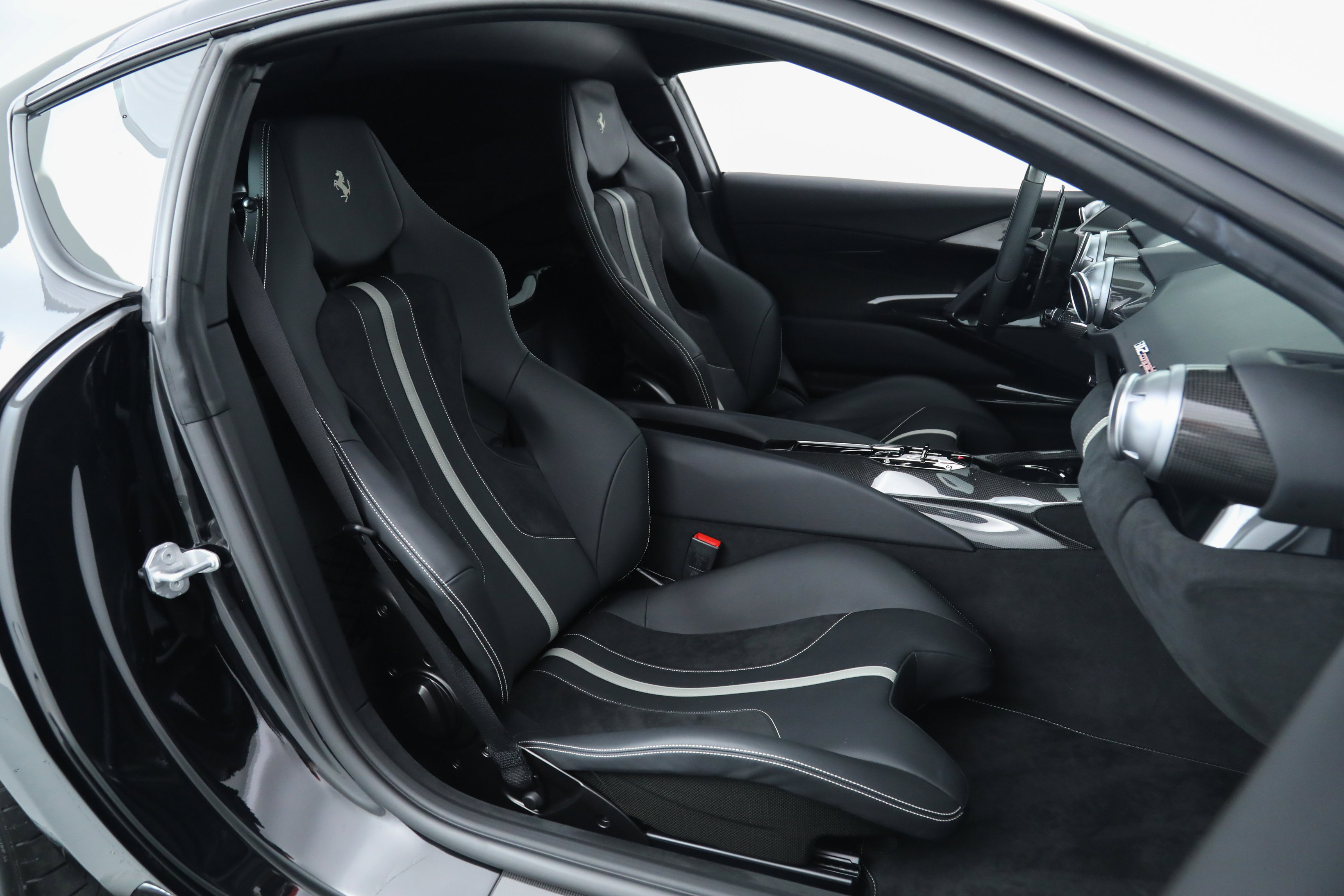 2024 Ferrari 812 Competizione photo 44