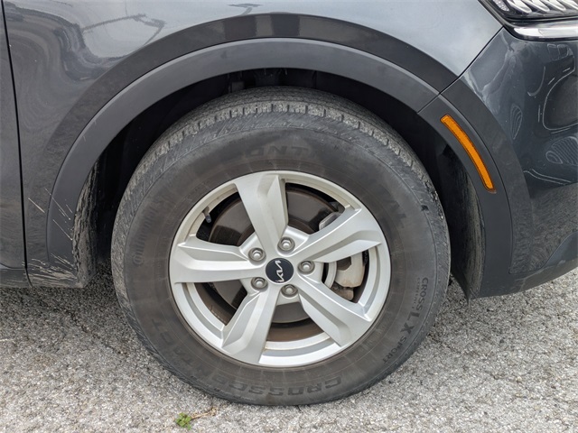 2023 Kia Sorento LX photo 11