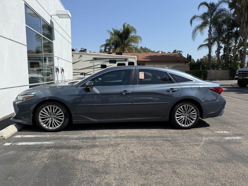 2019 Toyota Avalon Limited photo 4