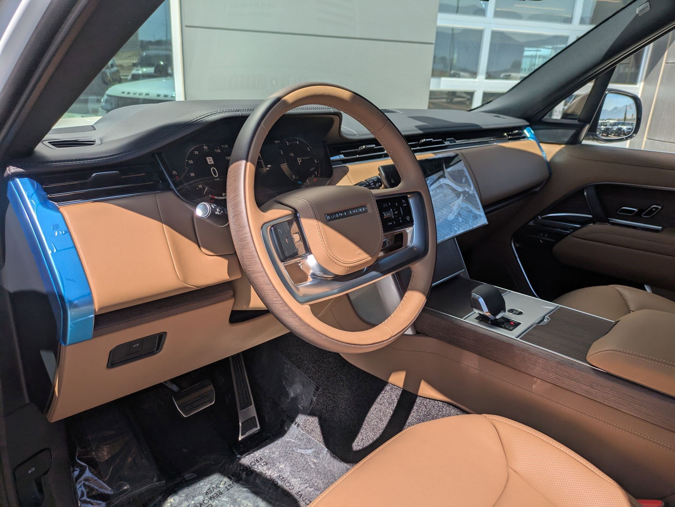 2025 Land Rover Range Rover SE photo 10