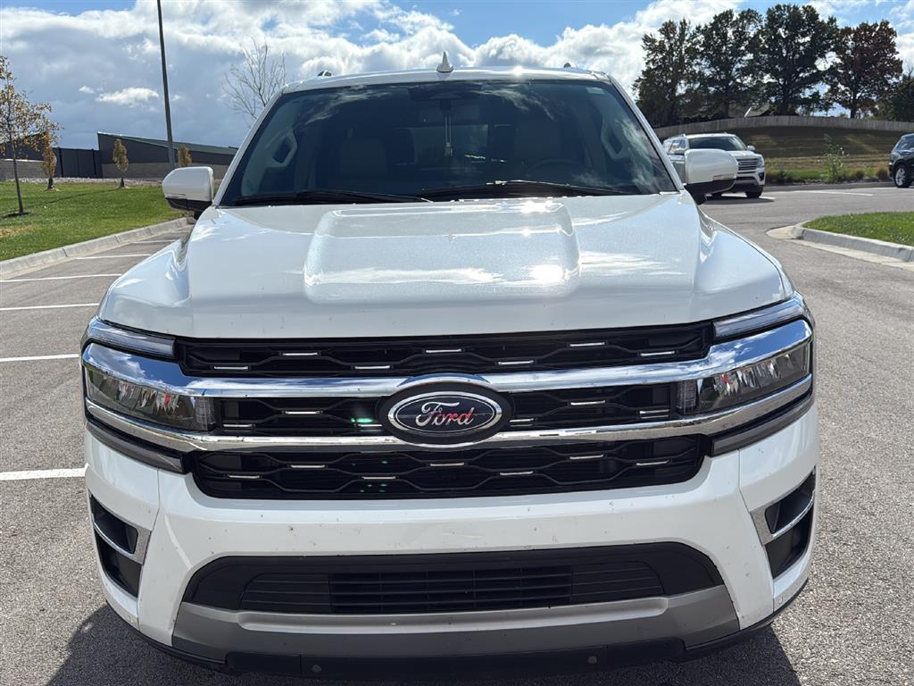 2024 Ford Expedition MAX Limited photo 3