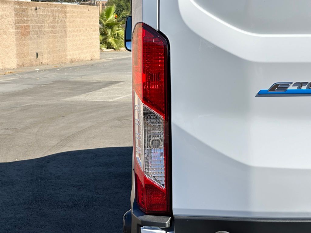 2024 Ford E-Transit 350