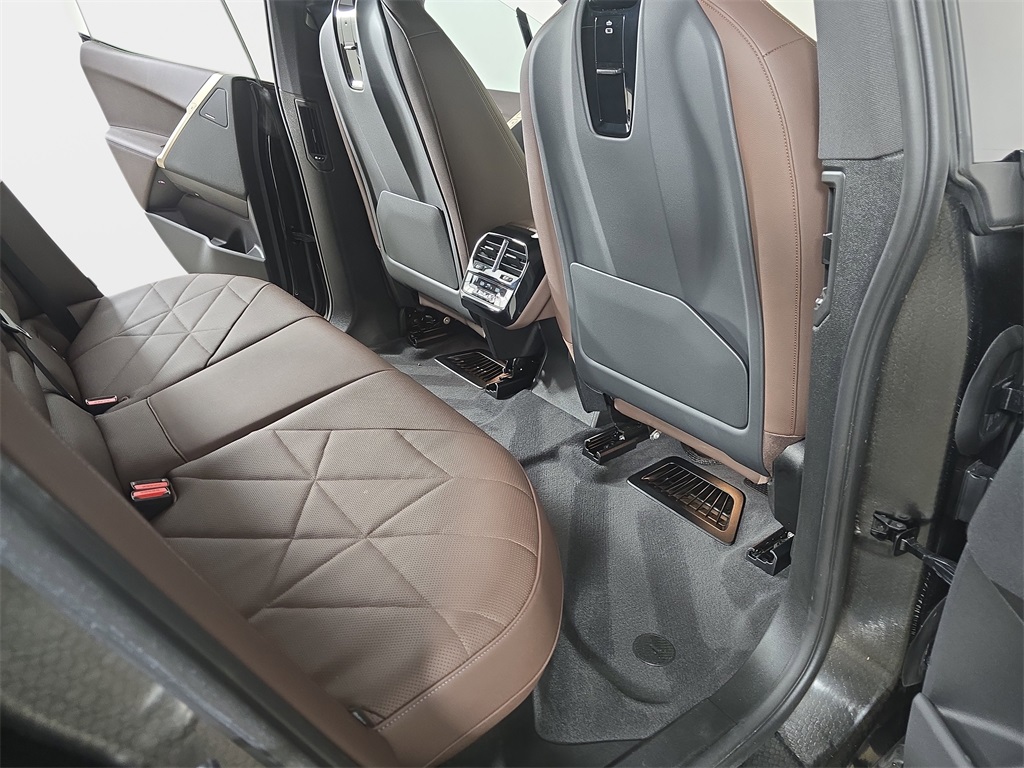 2025 Bmw iX photo 10