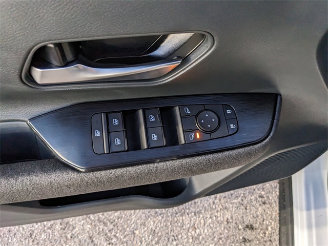 2026 Nissan Kicks SV photo 12