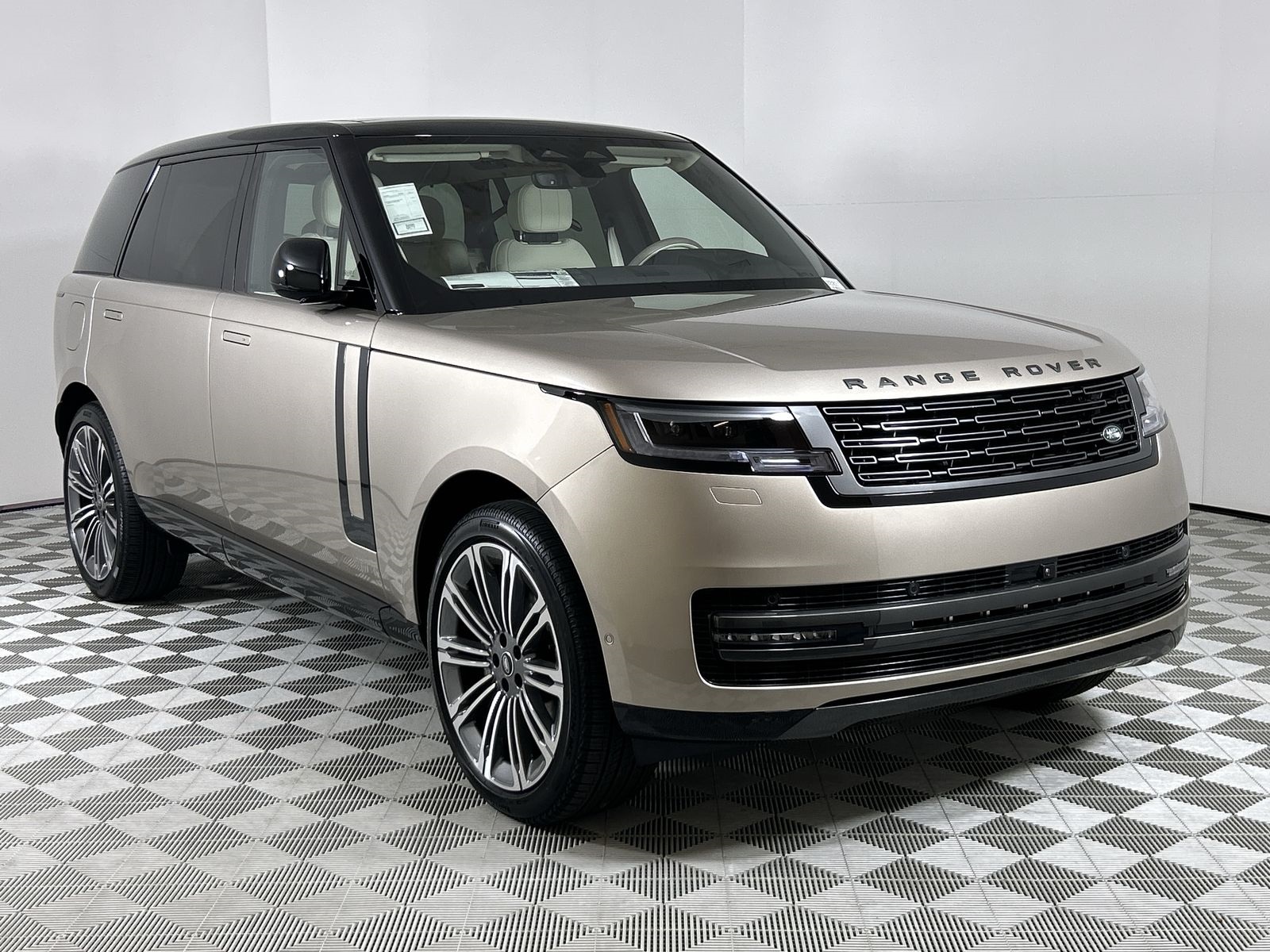 2025 Land Rover Range Rover SE photo 7