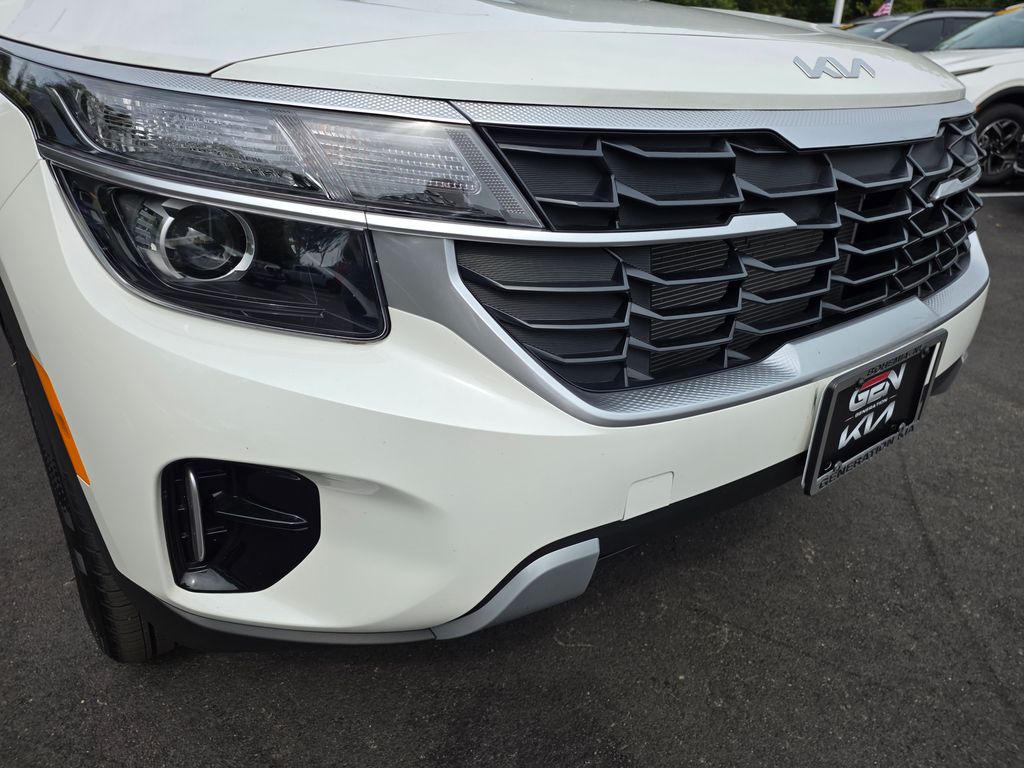 2025 Kia Seltos LX photo 28