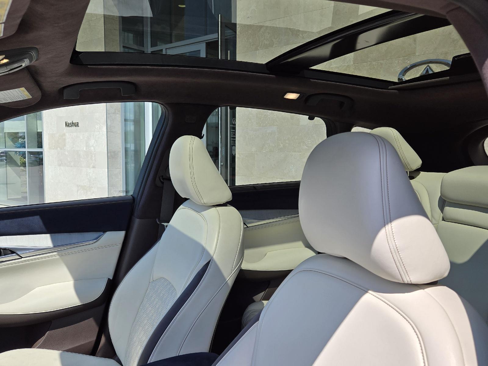 2019 Infiniti QX50 Essential photo 5