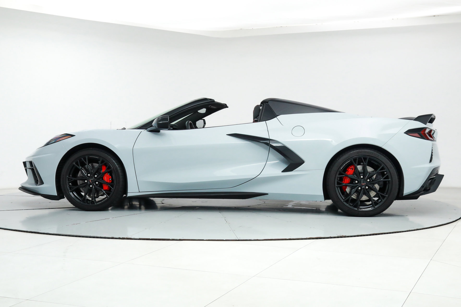 2023 Chevrolet Corvette Stingray Convertible 3LT photo 2